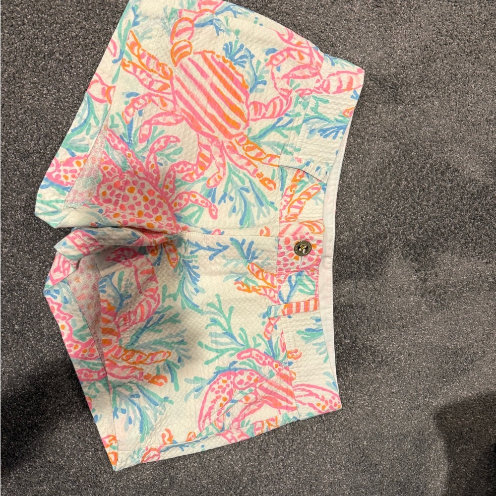Lilly Pulitzer Shorts Vibrant Tropical Design